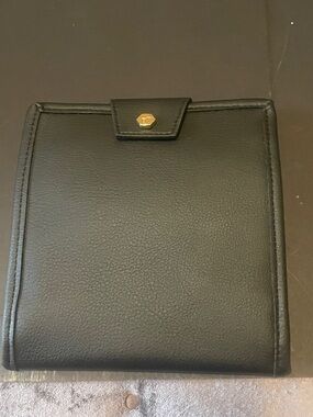 Lindsay Albanese black travel jewelry case